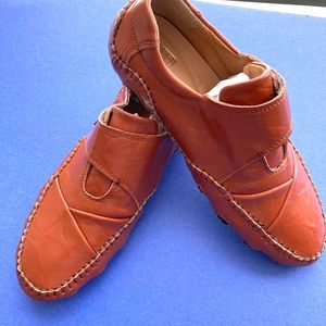 Brand new leather drivers size 10.5. Beautiful cognac color